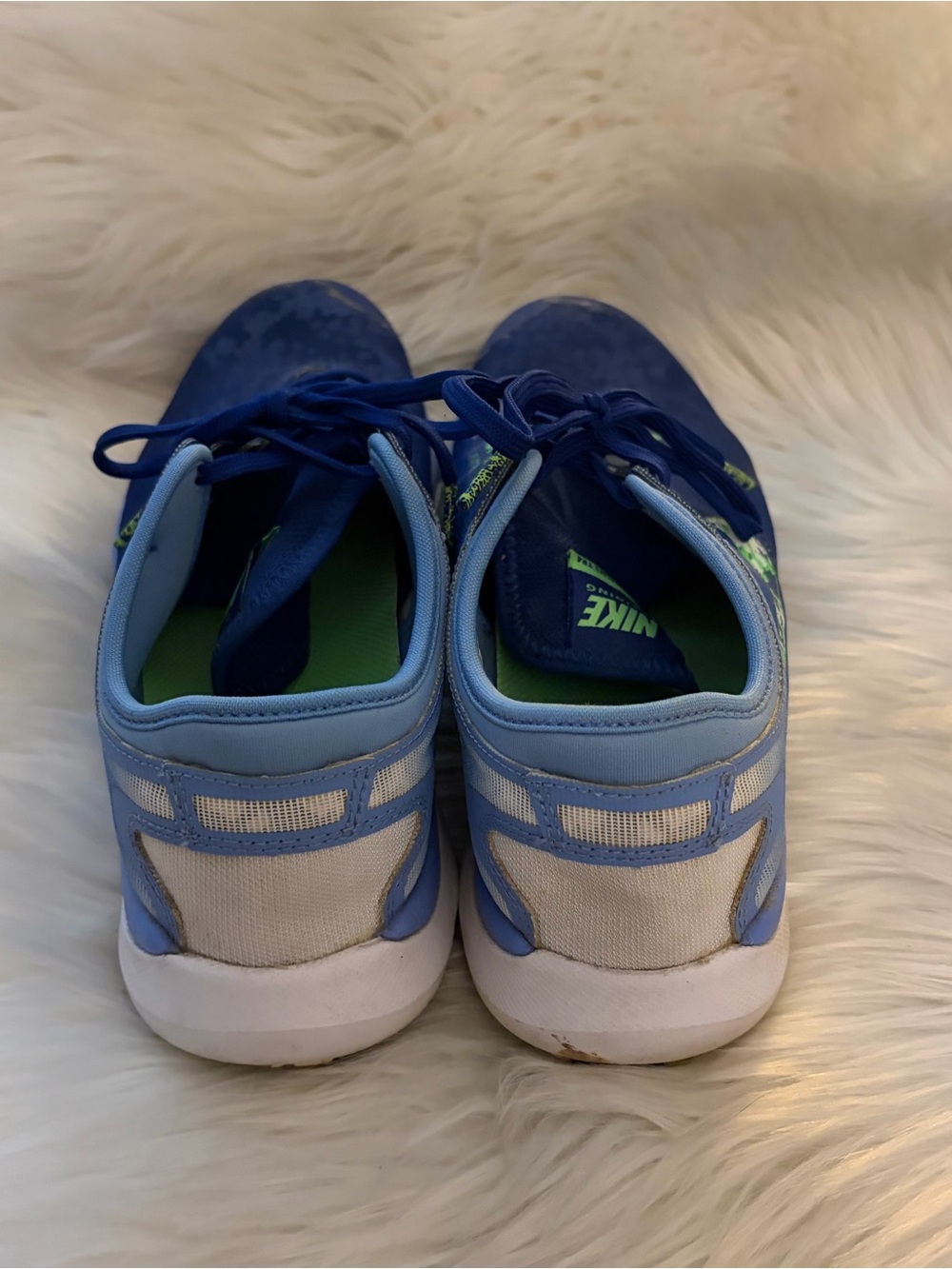 Nike Women's Blue Athletic Running Shoes with Green Accent Swoosh - Picture 4 of 6